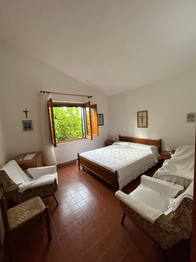 Domo Austinu - Abbasanta Villa Luaran gambar