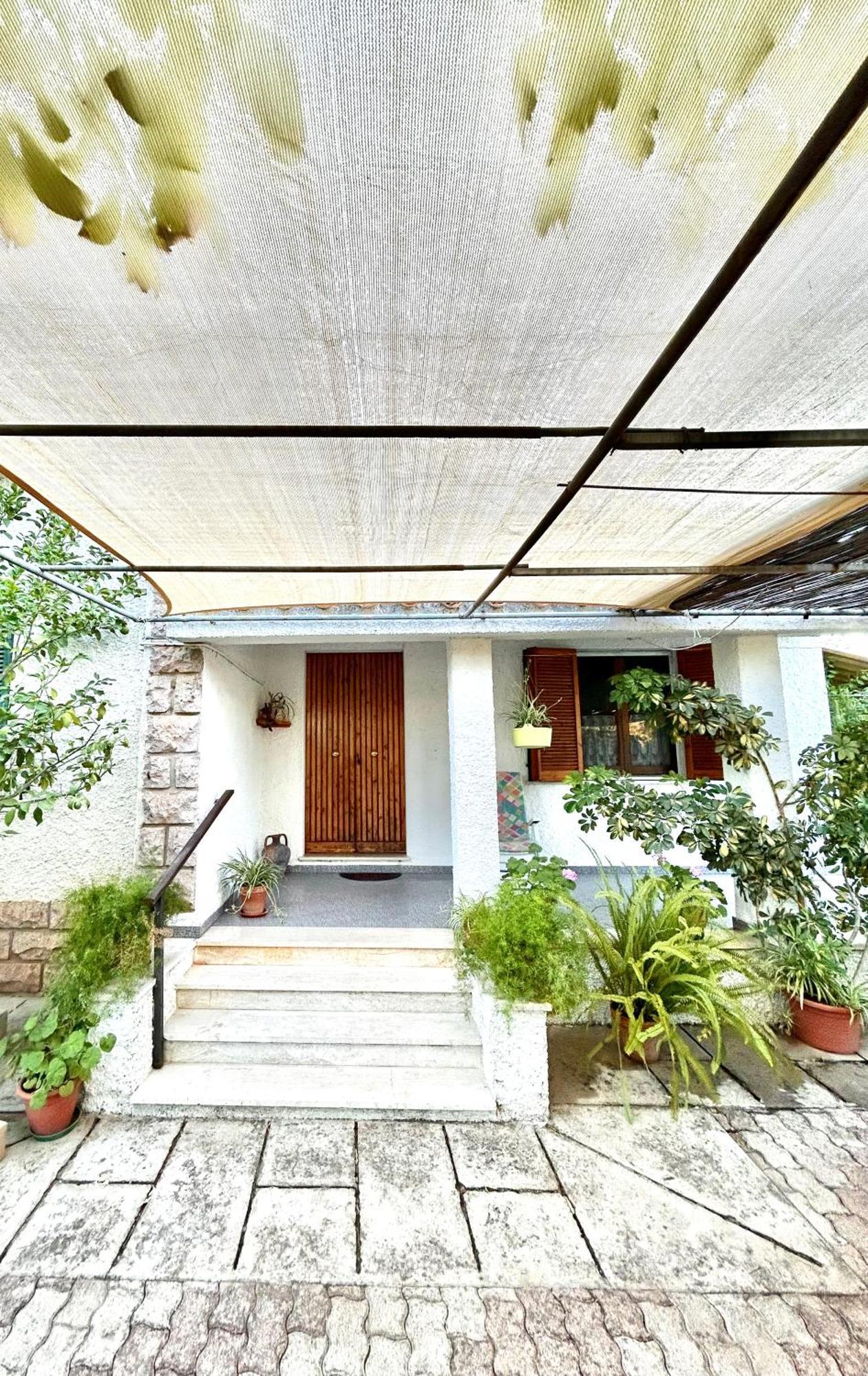 Domo Austinu - Abbasanta Villa Luaran gambar